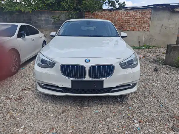 BMW 5 Series GT 2013