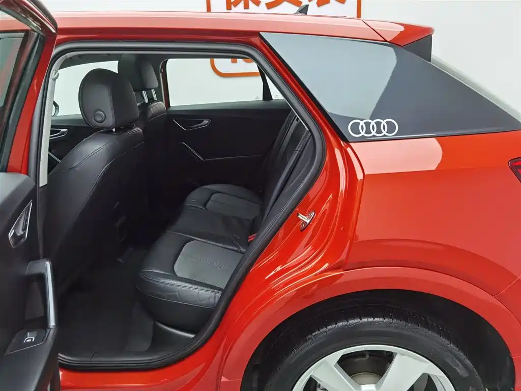 Audi Q2L 2020 — фото 15