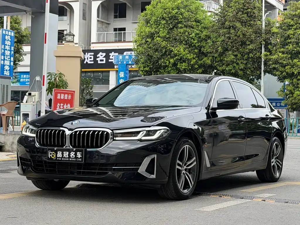 BMW 5 Series 2023 — фото 1