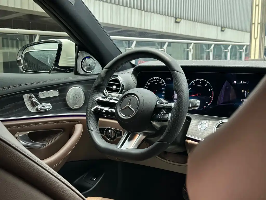 Mercedes-Benz E-Class 2021 — фото 13