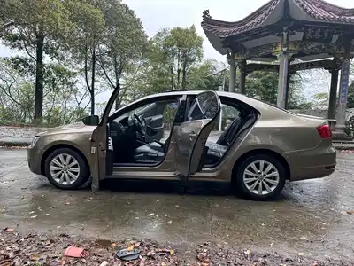 Volkswagen Sagitar 2015
