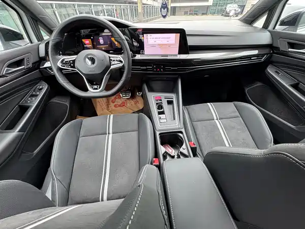Volkswagen Golf 2023