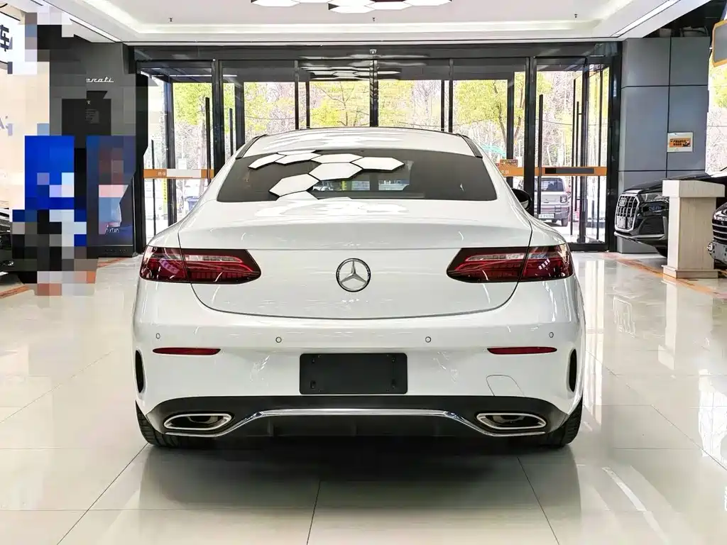 Mercedes-Benz E-Class 2023 — фото 8
