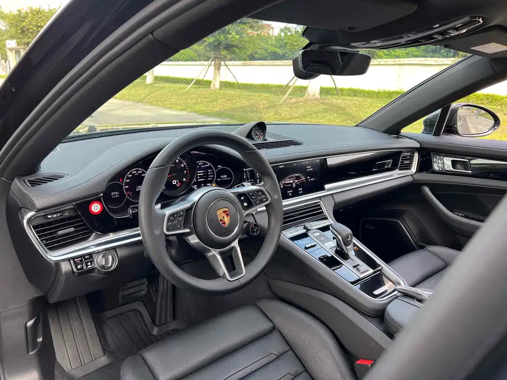Porsche Panamera 2018 — фото 14