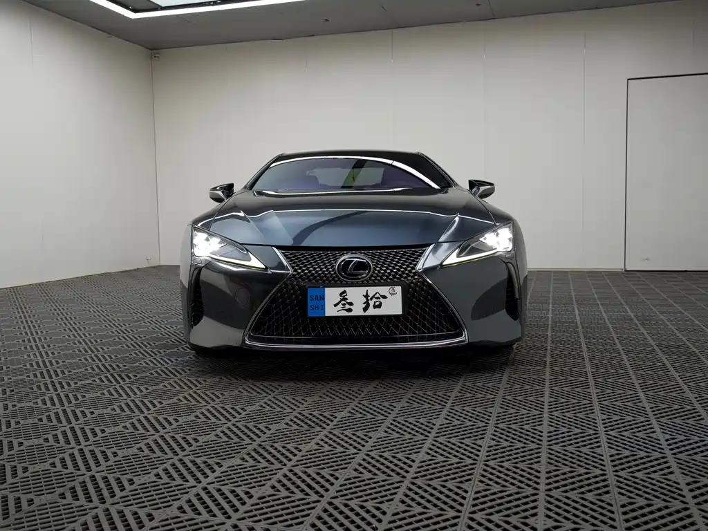 Lexus LC 2018 — фото 2