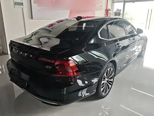 Volvo S90 2023