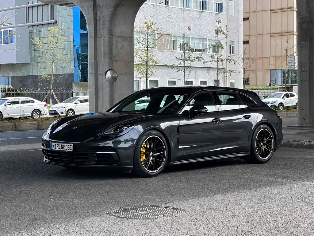 Porsche Panamera 2018 — фото 22
