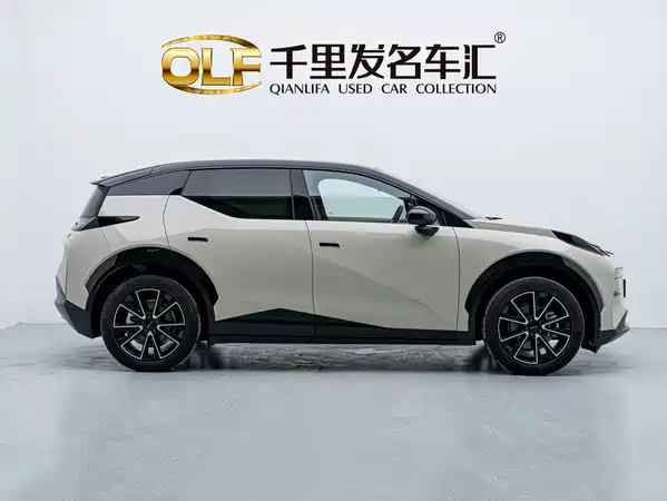 Zeekr X 2024