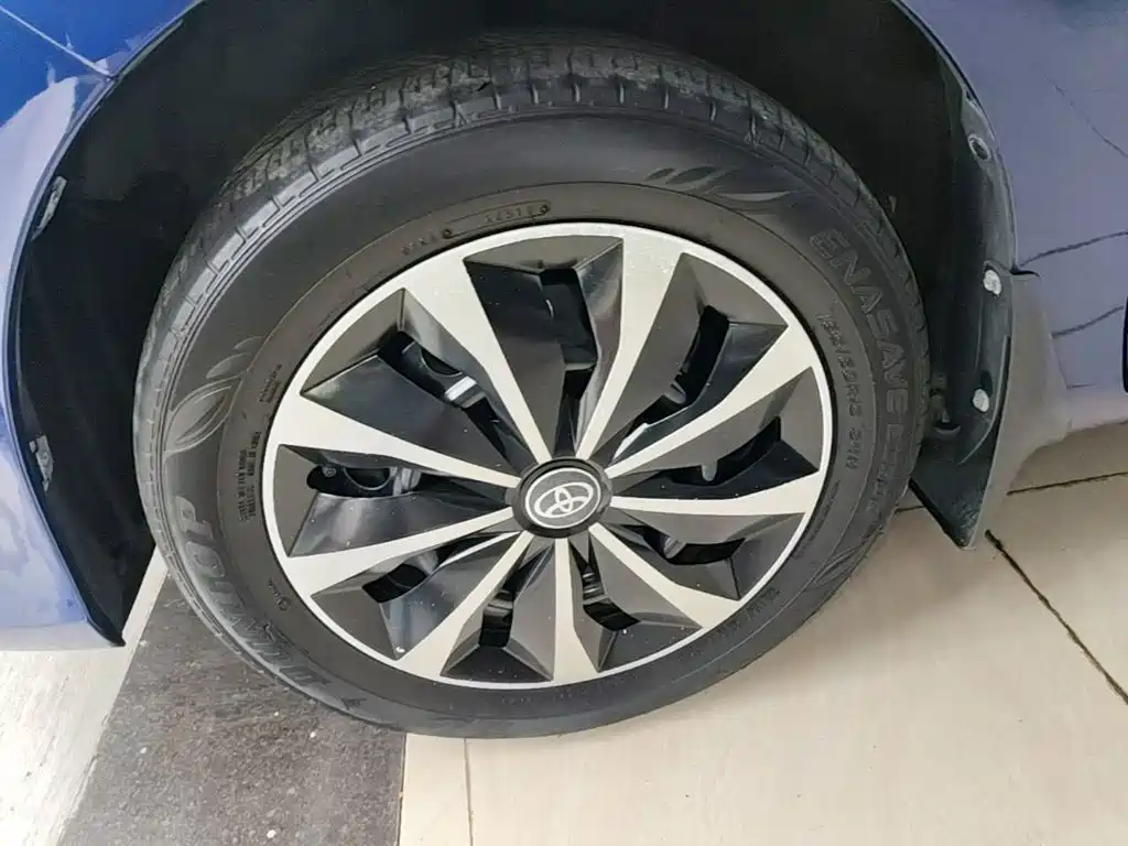 Toyota Yaris L 2018 — фото 25