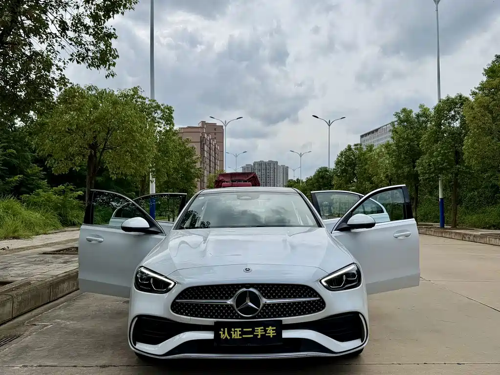 Mercedes-Benz C-Class 2024