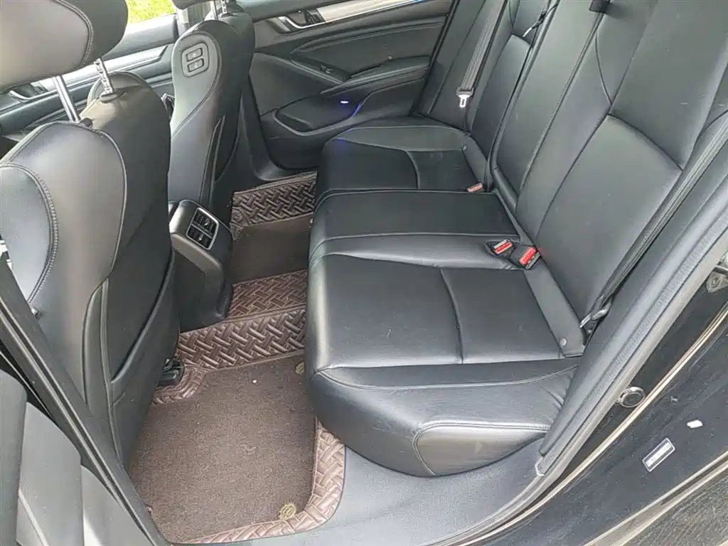 Honda Accord 2020 — фото 17