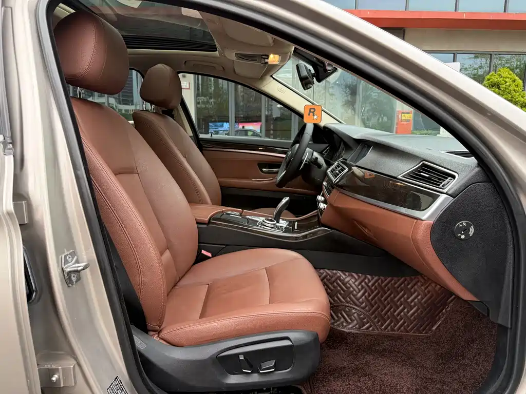 BMW 5 Series 2015 — фото 15