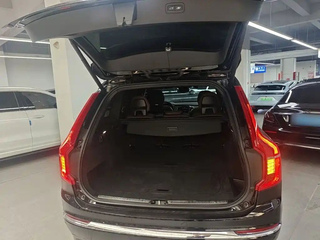 Volvo XC90 2023 — фото 19