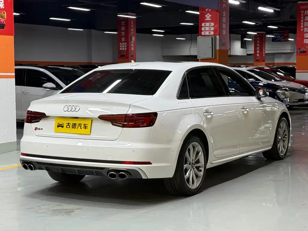 Audi A4L 2019