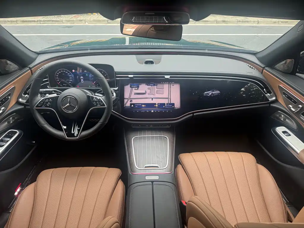 Mercedes-Benz E-Class 2025 — фото 15