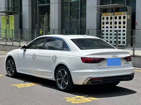 Audi A4L 2021