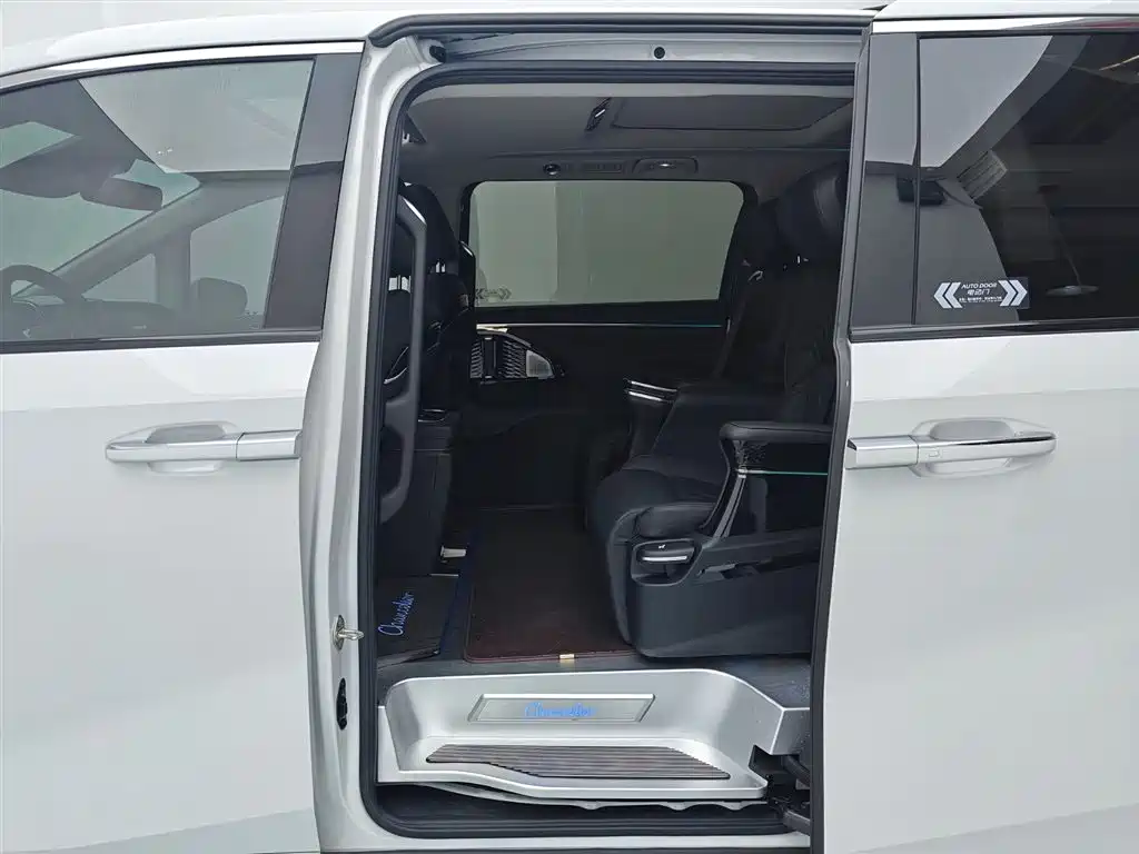 GAC Motor Trumpchi M8 2023 — фото 19