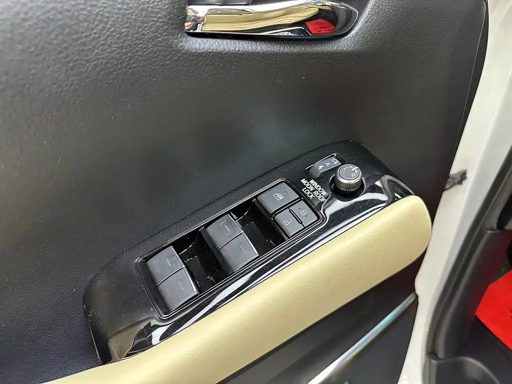 Toyota Alphard 2022 — фото 10