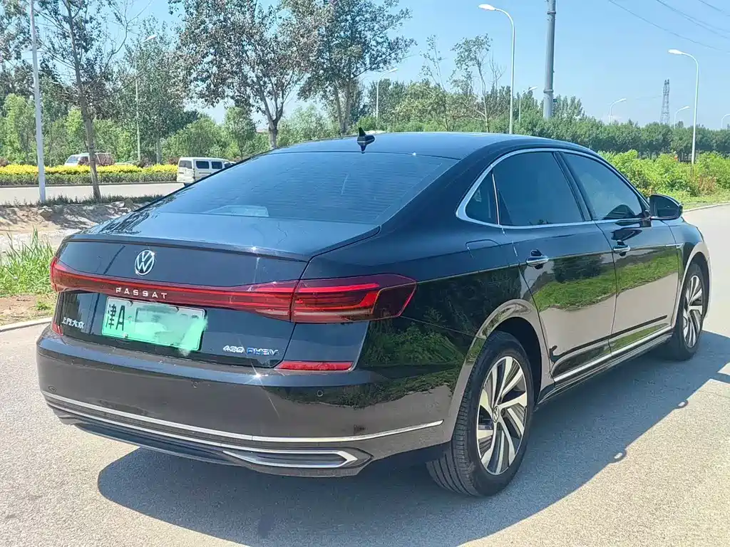 Volkswagen Passat PHEV 2022 — фото 6