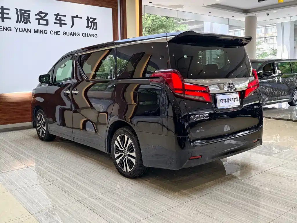 Toyota Alphard 2018 — фото 28