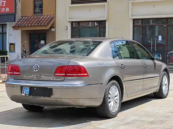 Volkswagen Phaeton 2012