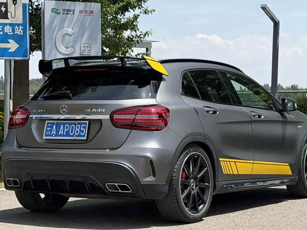 Mercedes-Benz GLA AMG 2018 — фото 9
