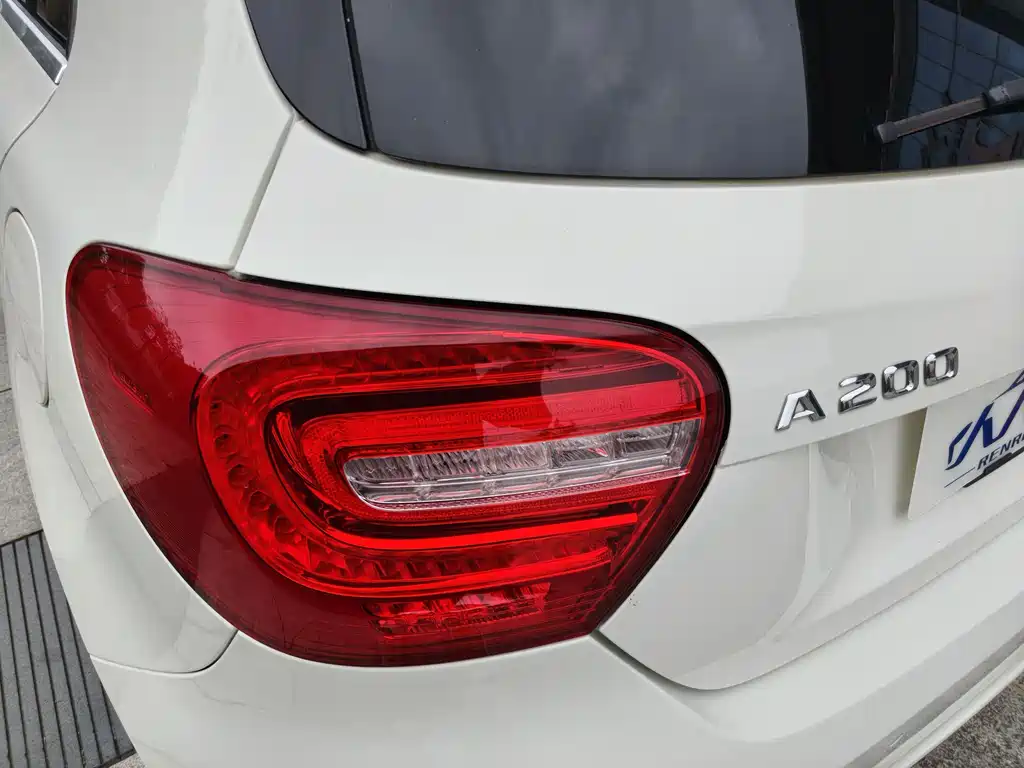 Mercedes-Benz A-Class 2015 — фото 10