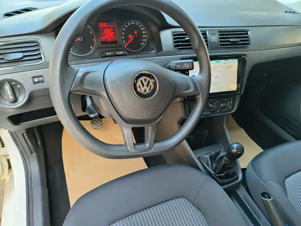 Volkswagen Santana 2017 — фото 10