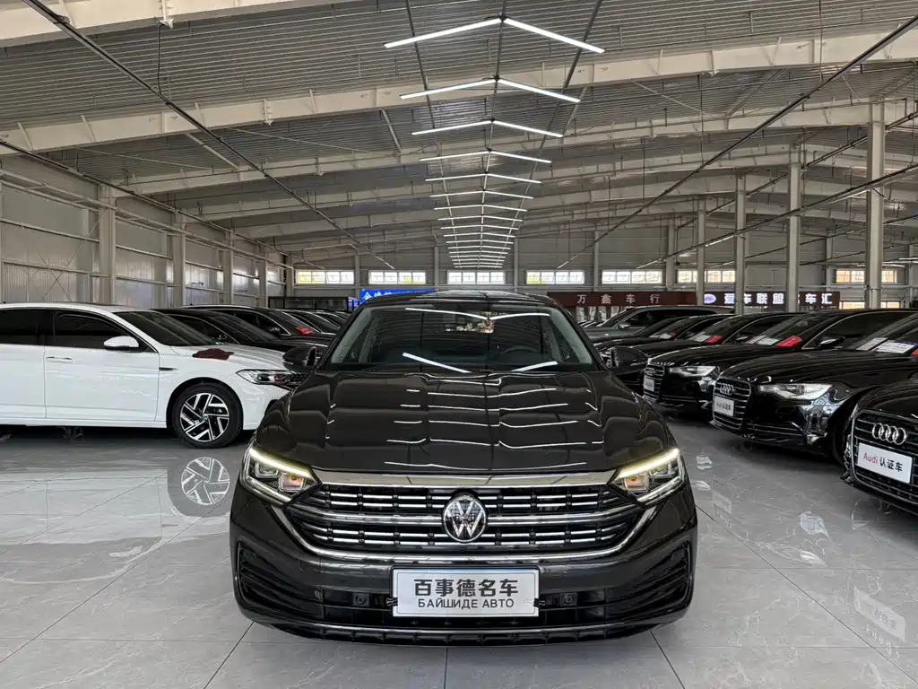 Volkswagen Sagitar 2022