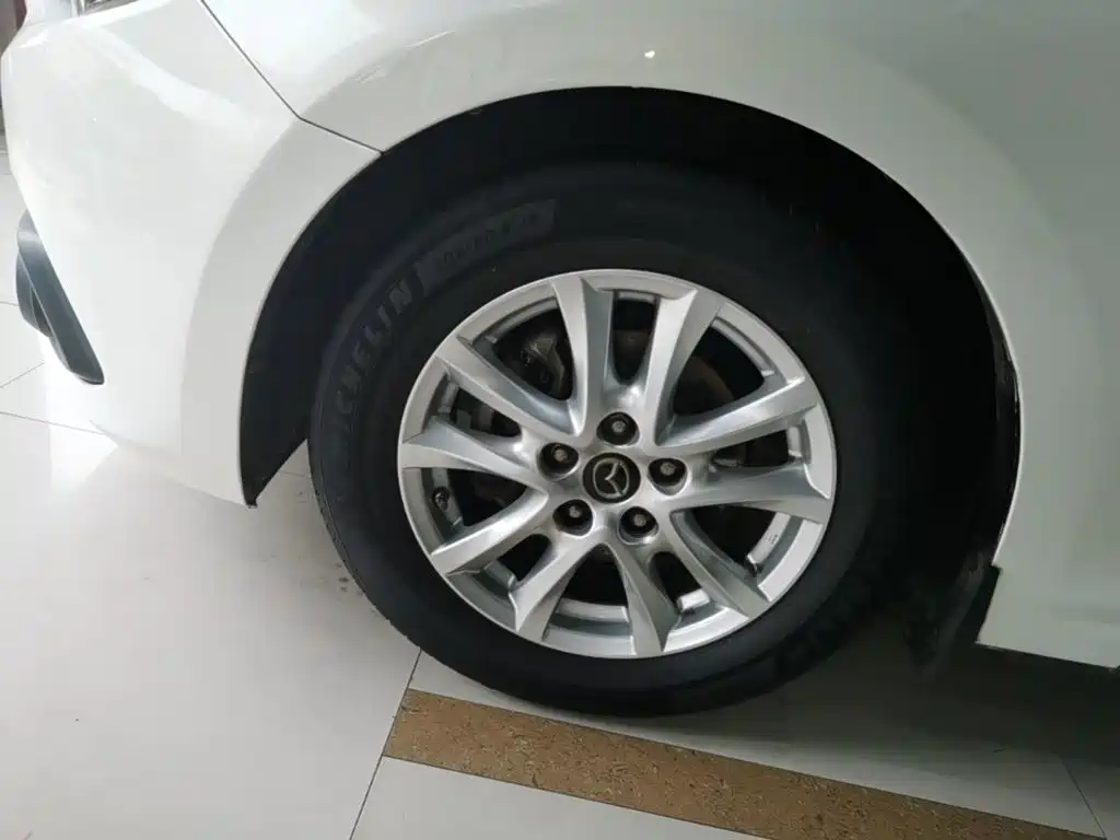 Mazda 3 Axela 2015 — фото 25