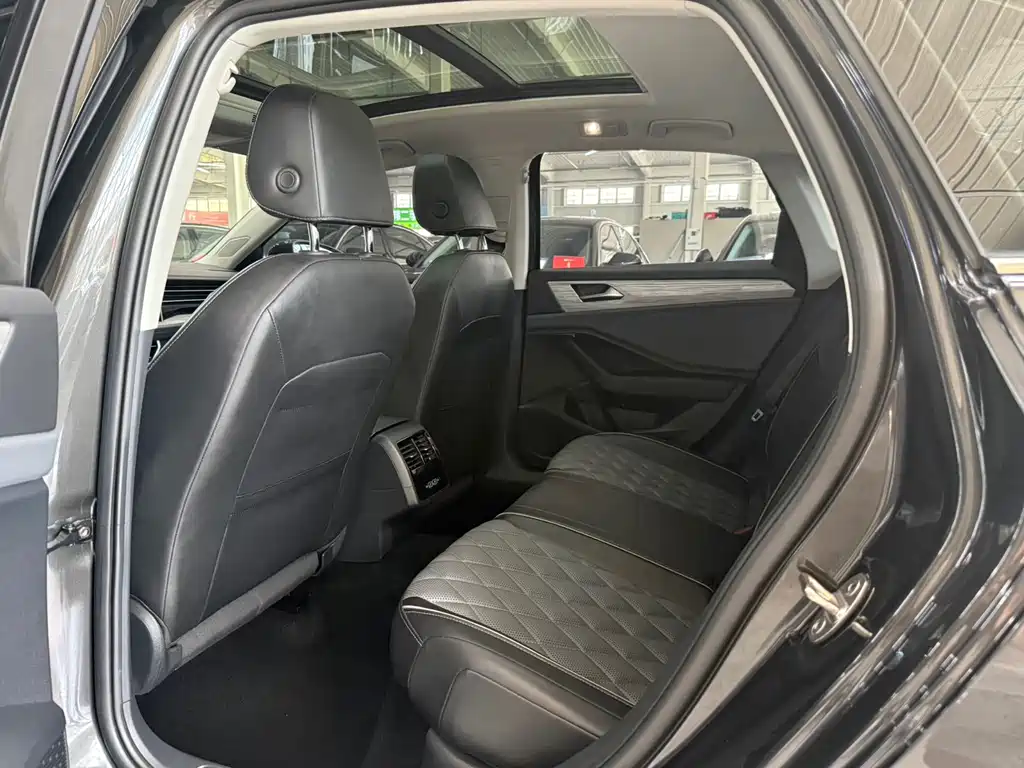 Volkswagen Sagitar 2022