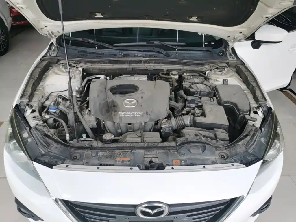 Mazda 3 Axela 2015 — фото 16