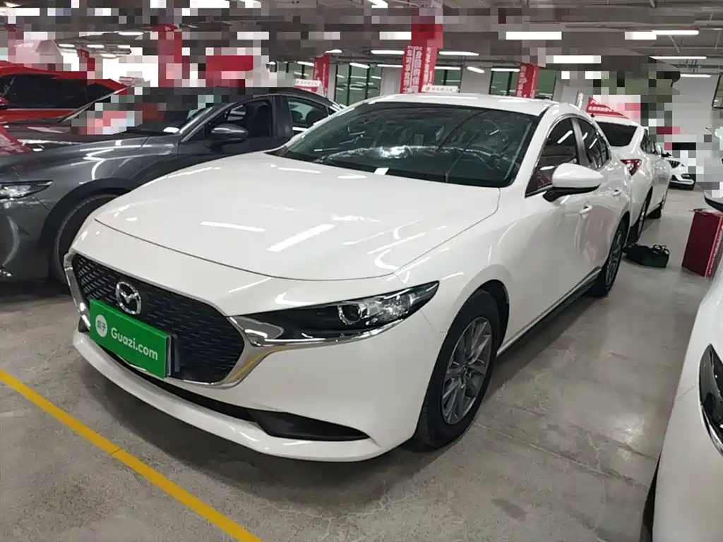 Mazda 3 Axela 2022 — фото 2