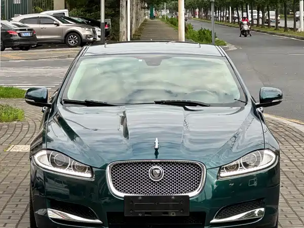 Jaguar XF 2013