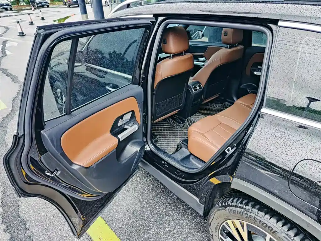 Mercedes-Benz GLB 2025 — фото 15
