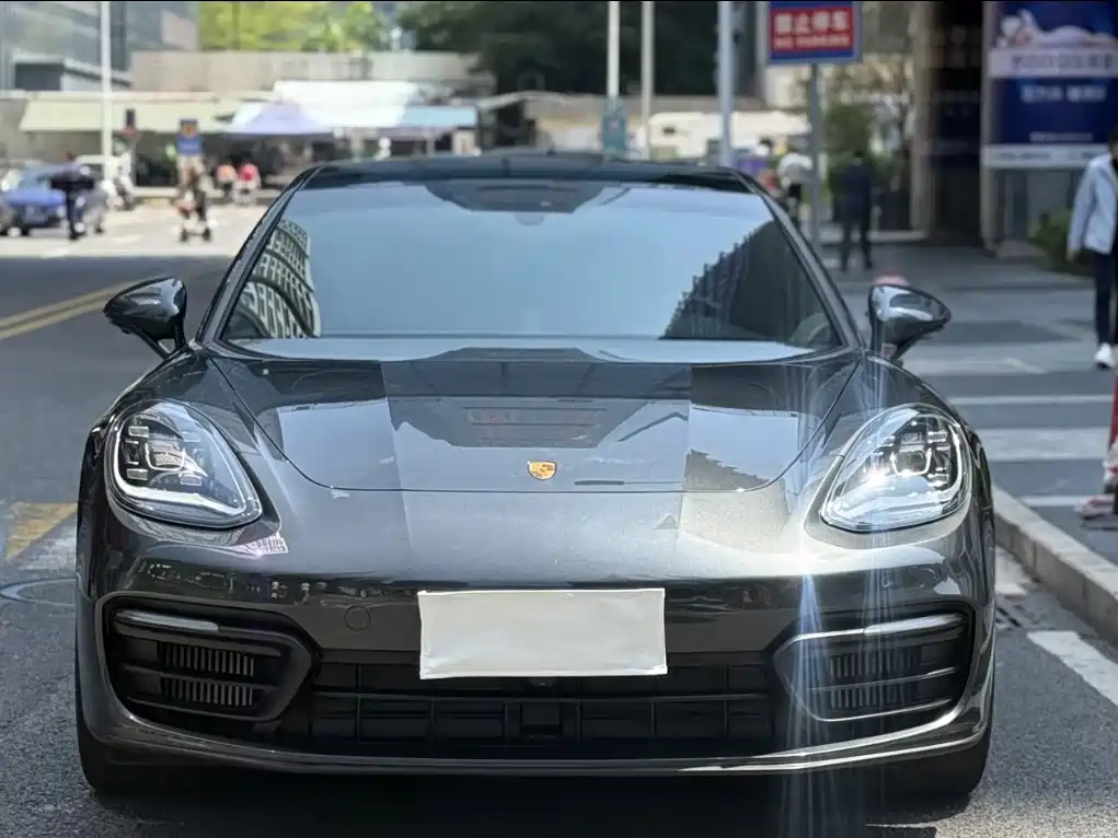 Porsche Panamera 2023 — фото 1