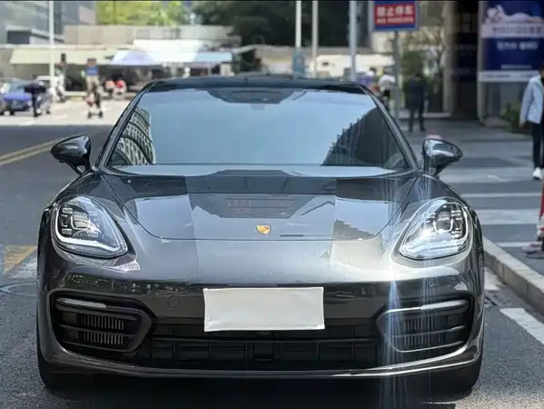 Porsche Panamera 2023