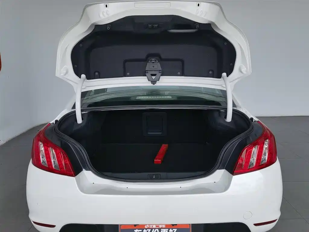 Peugeot 508 2014 — фото 16