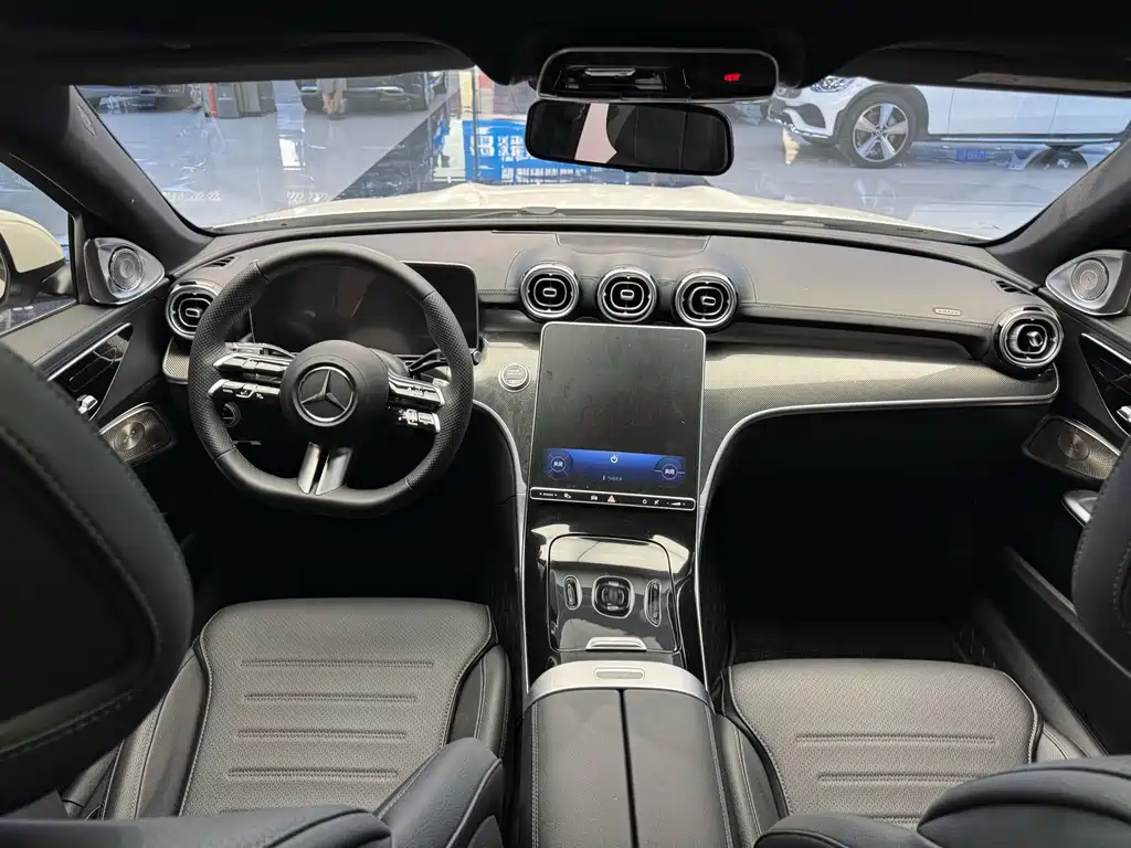Mercedes-Benz C-Class 2025