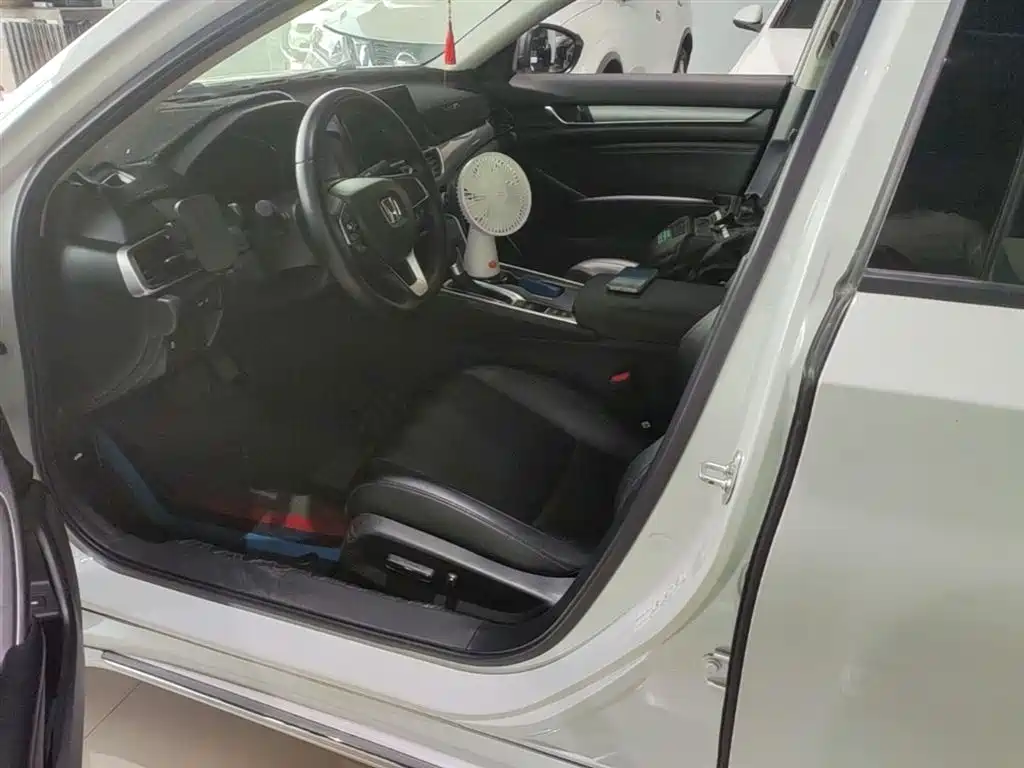 Honda Accord 2022 — фото 15