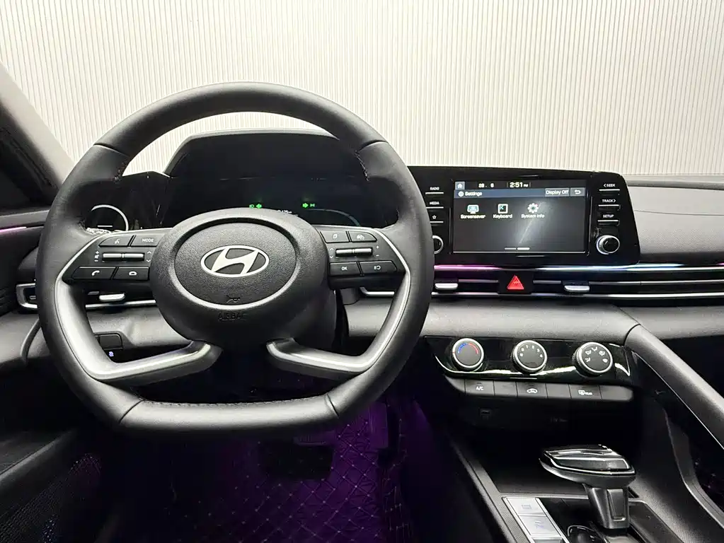 Hyundai Elantra 2024 — фото 11