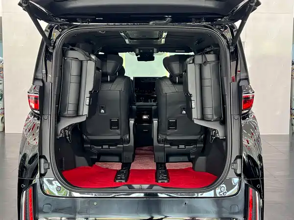 Toyota Vellfire 2024