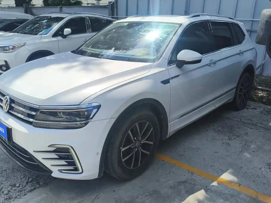 Volkswagen Tiguan L Plug-In Hybrid 2019