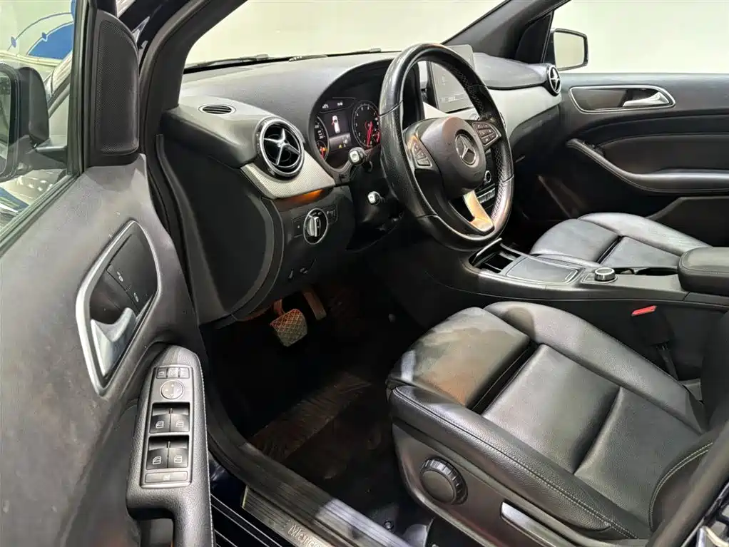 Mercedes-Benz B-Class 2018 — фото 15