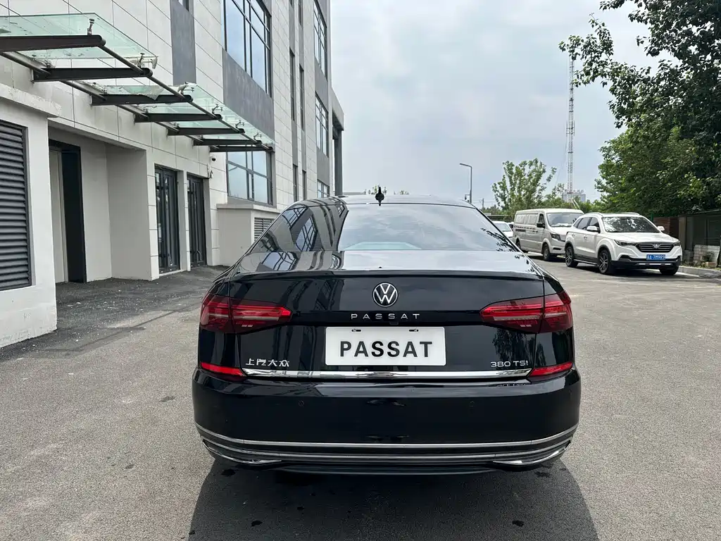 Volkswagen Passat 2020 — фото 19