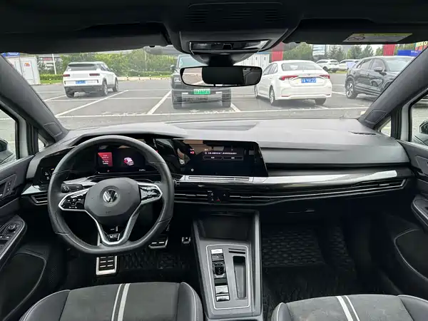 Volkswagen Golf 2022