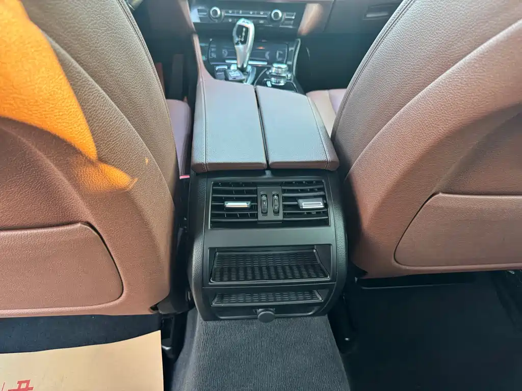BMW 5 Series 2016 — фото 12