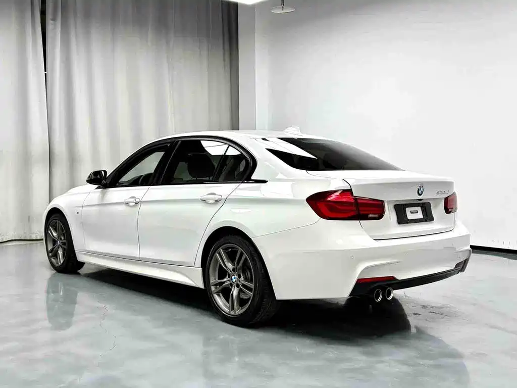 BMW 3 Series 2018 — фото 7