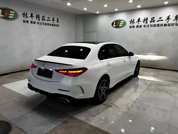 Mercedes-Benz C-Class 2024