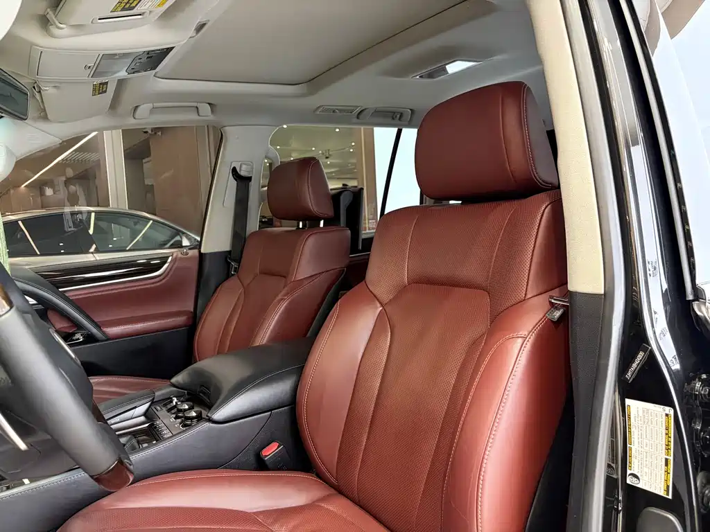 Lexus LX 2017 — фото 10